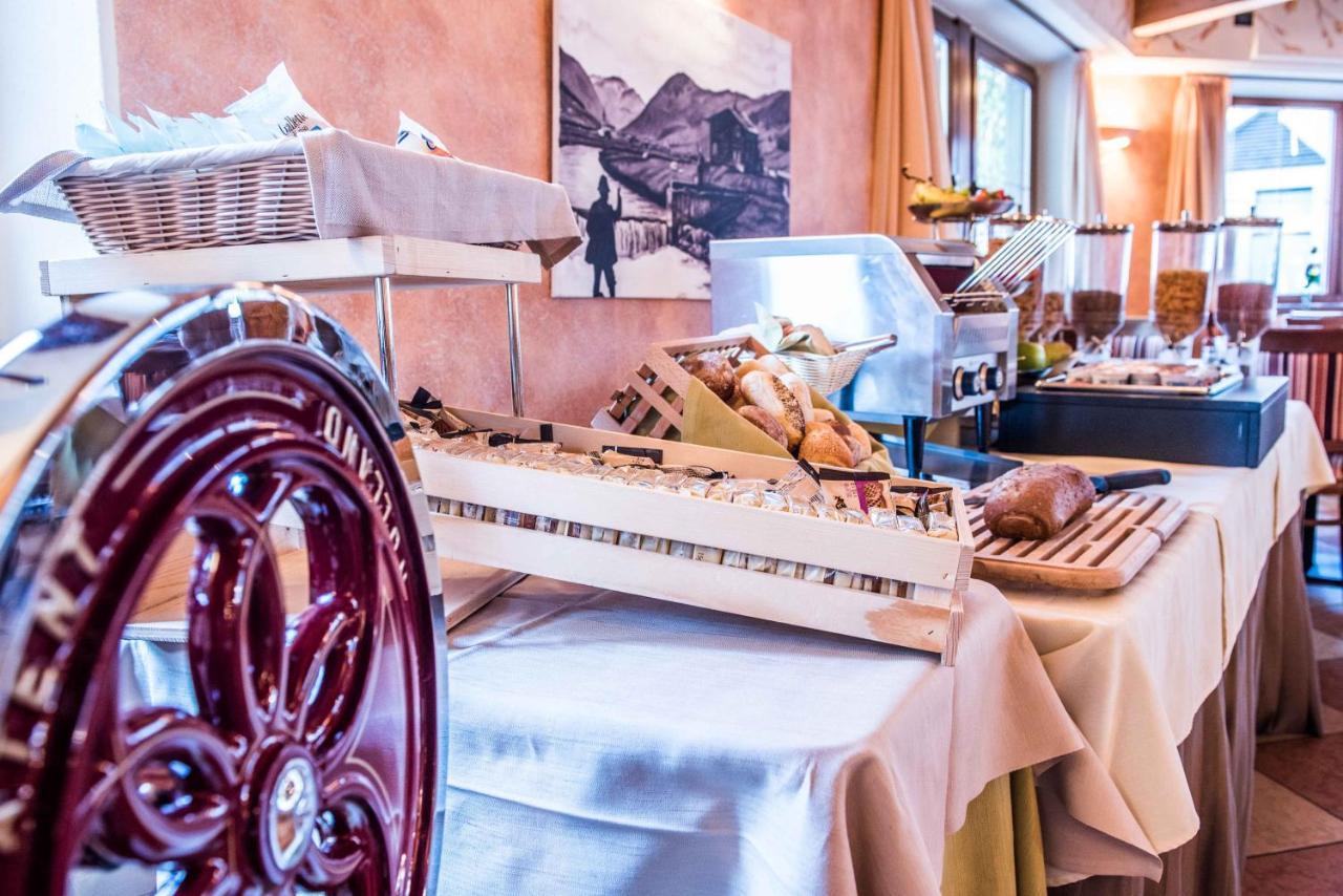 Hotel Angelica リヴィーニョ エクステリア 写真